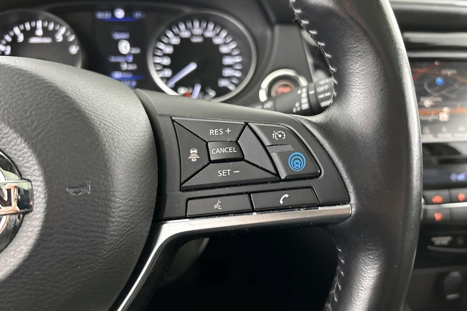 Nissan Qashqai iso kuva 16