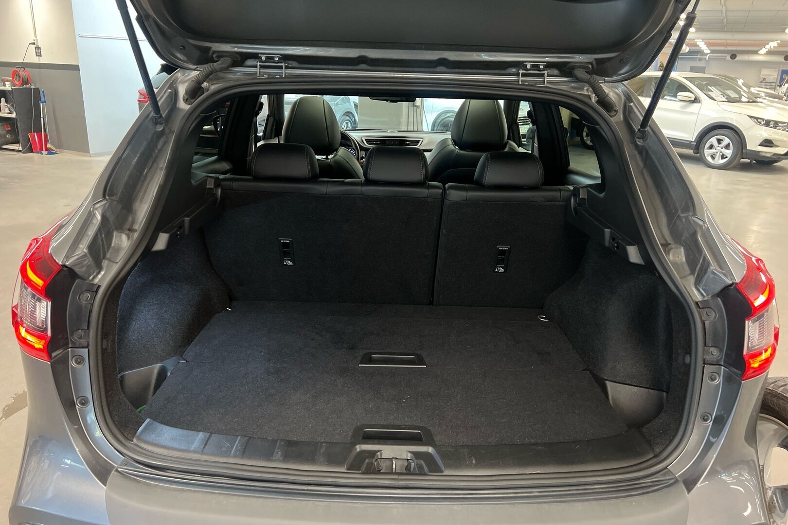 Nissan Qashqai iso kuva 9