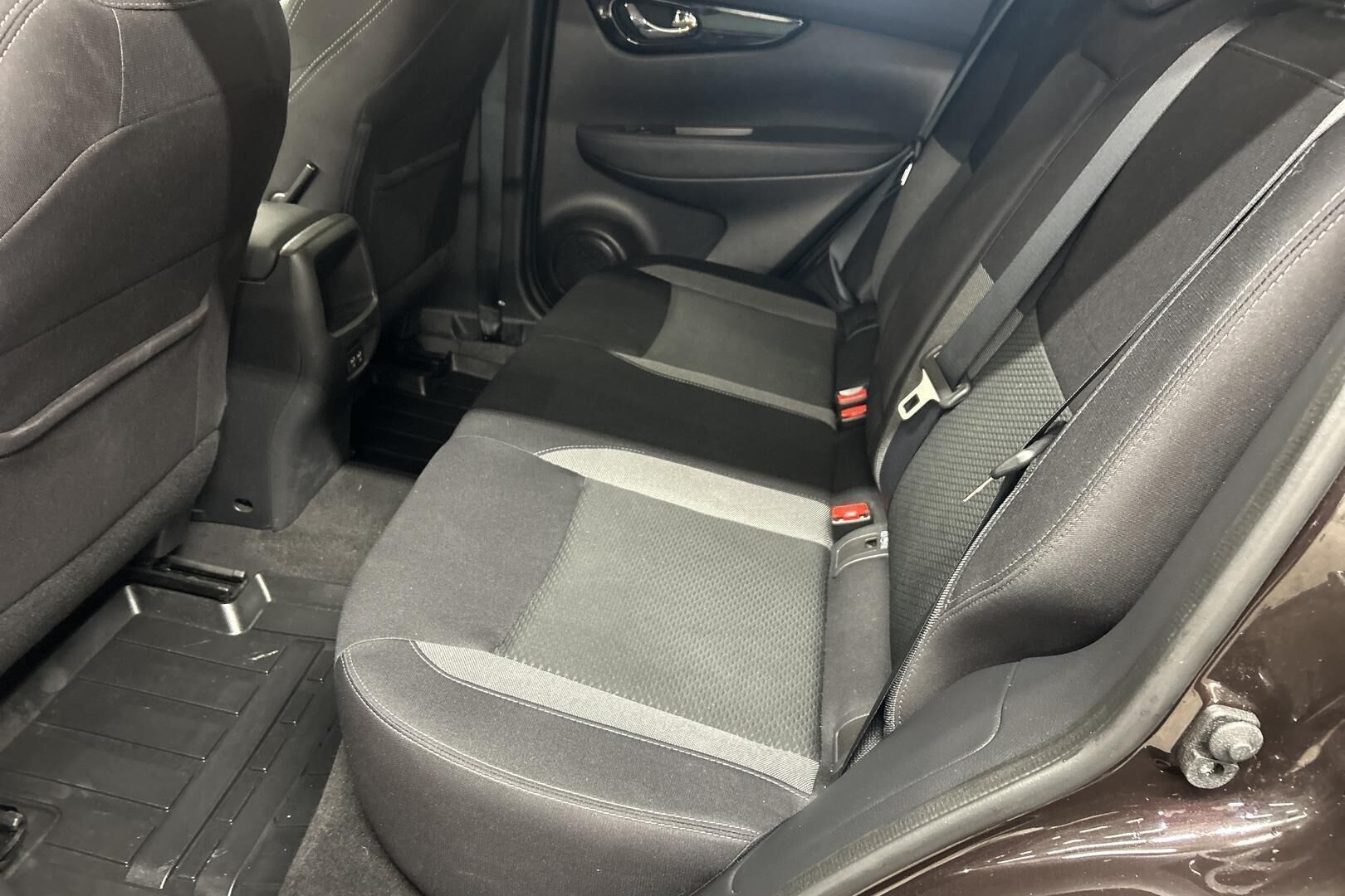 Nissan Qashqai iso kuva 10
