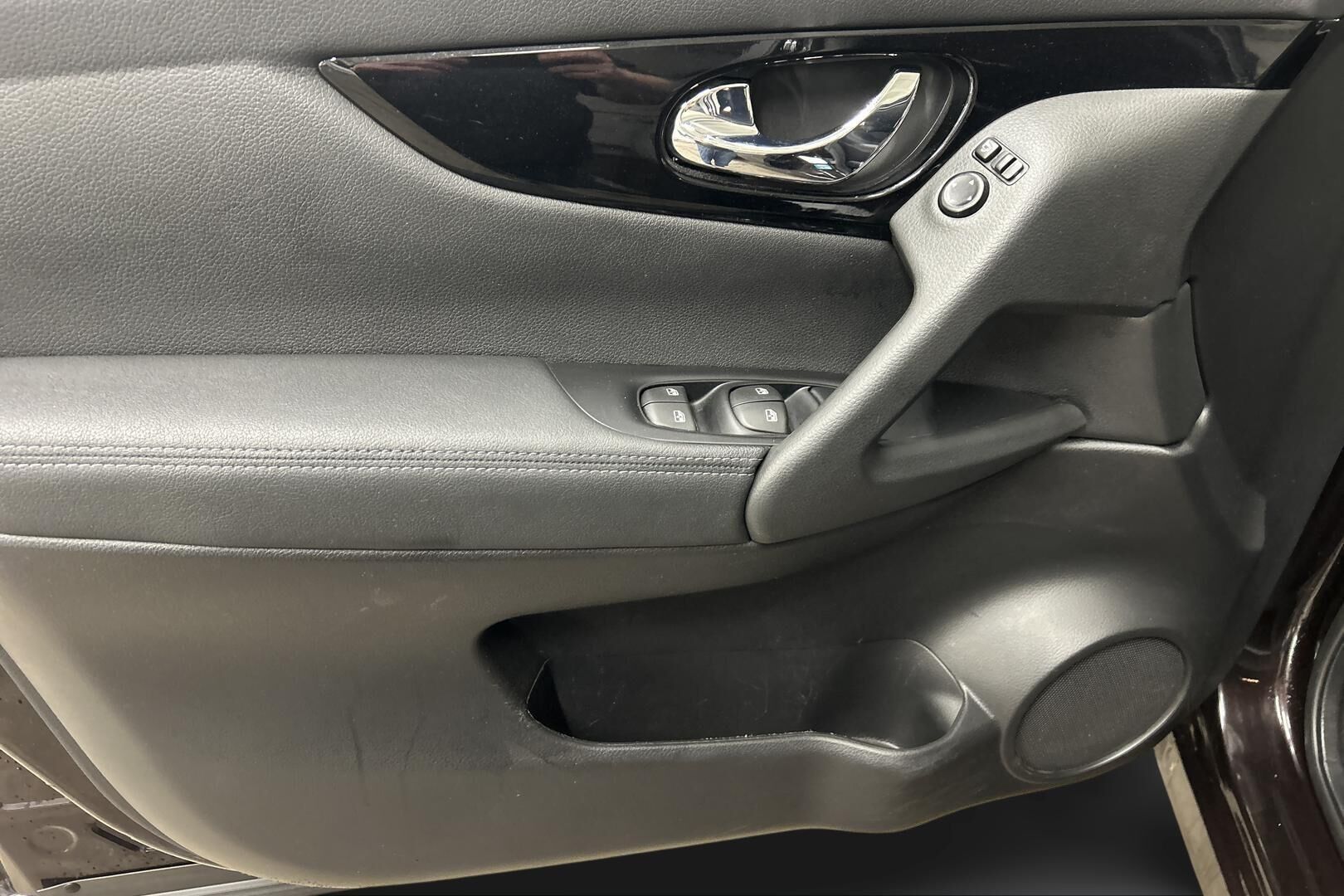 Nissan Qashqai iso kuva 14