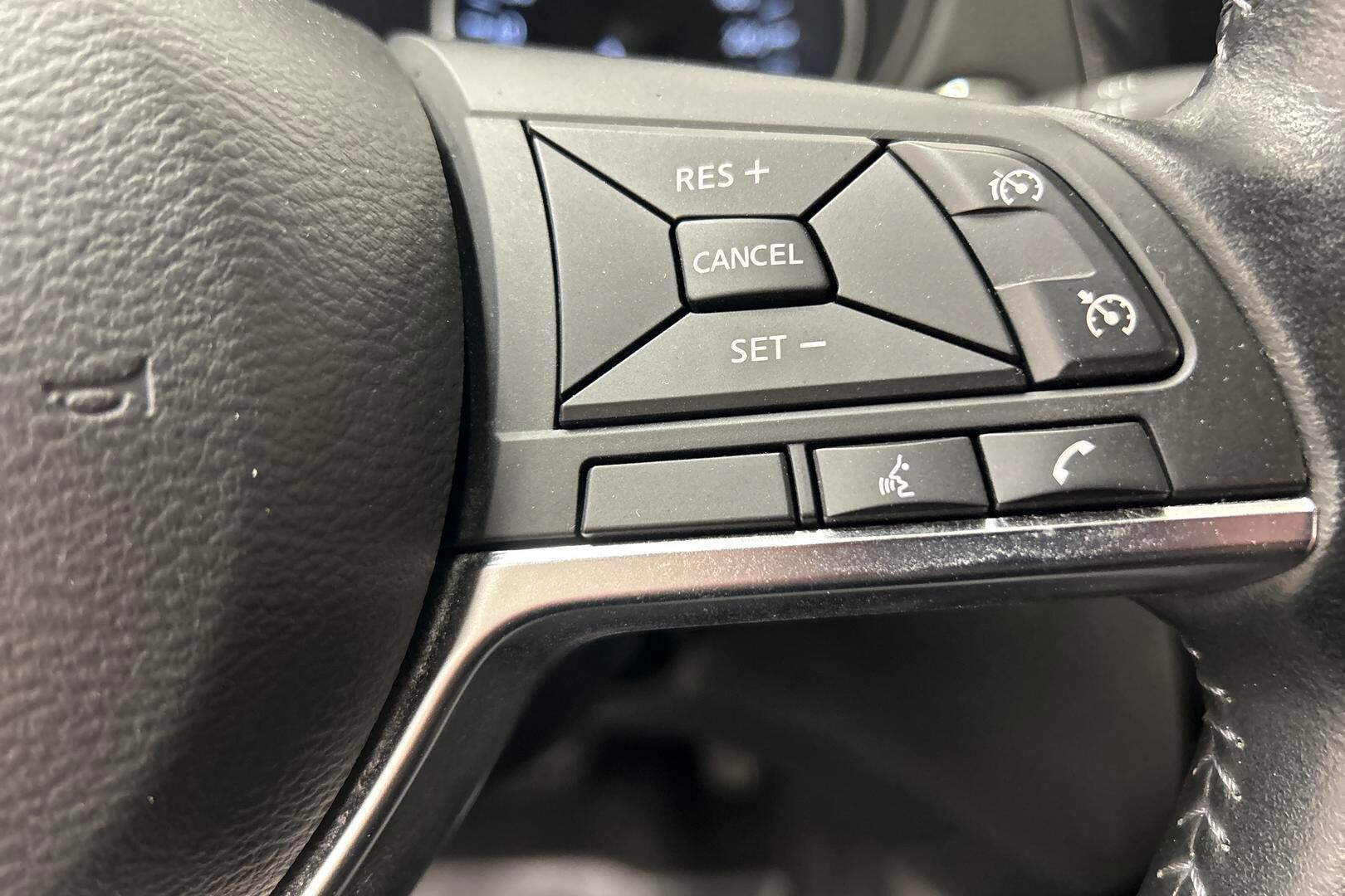 Nissan Qashqai iso kuva 16