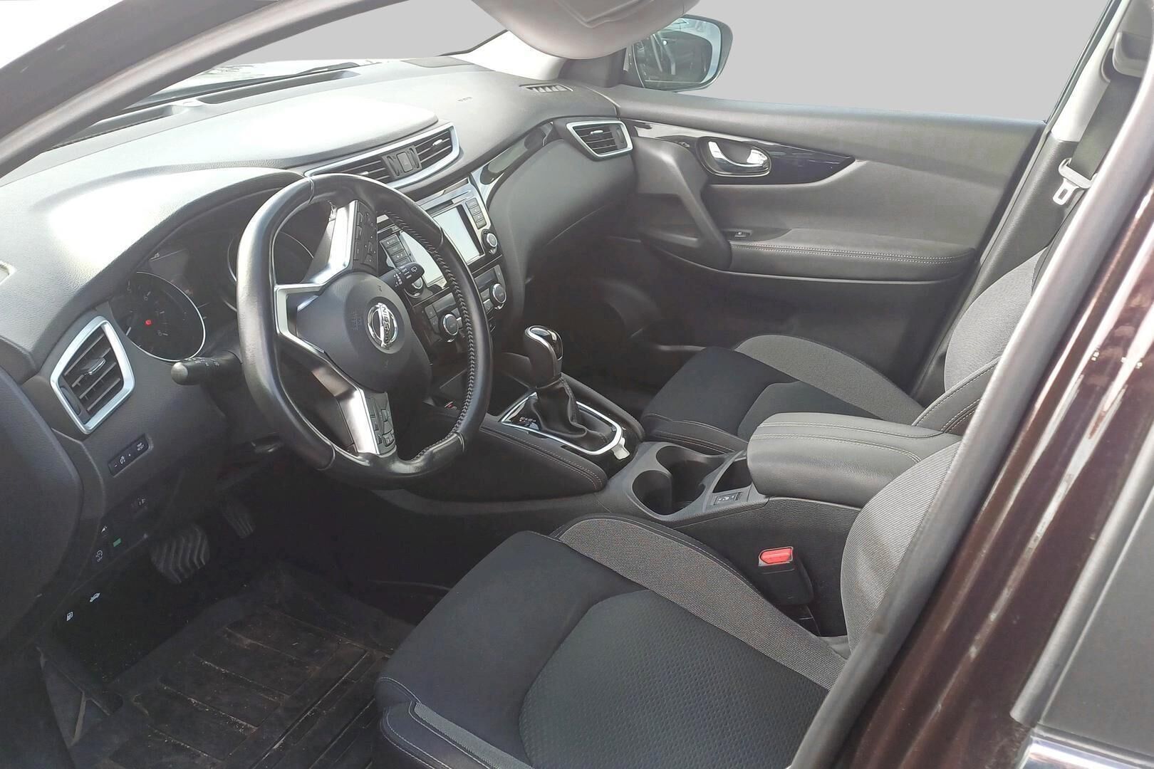Nissan Qashqai iso kuva 2