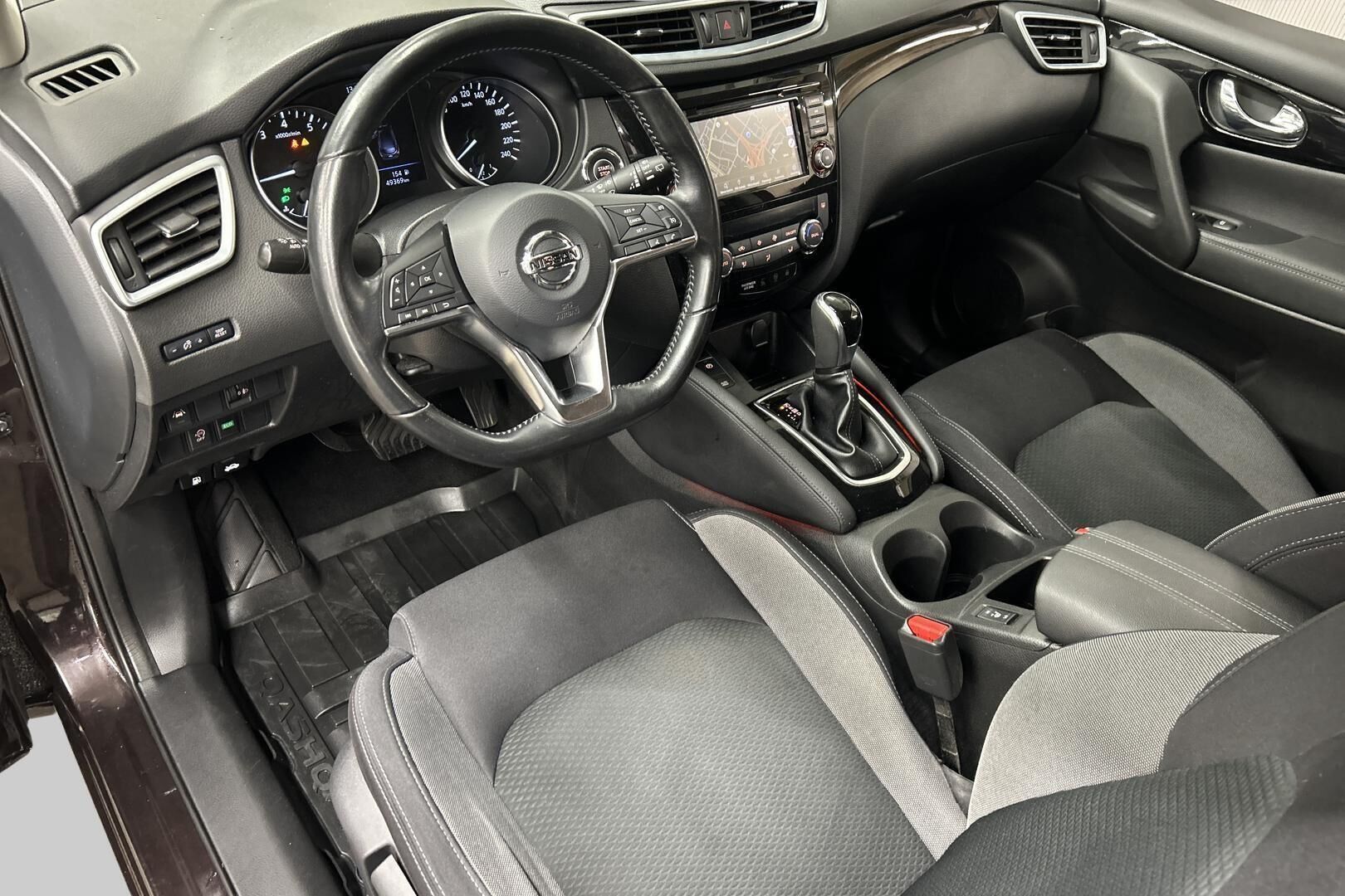 Nissan Qashqai iso kuva 9