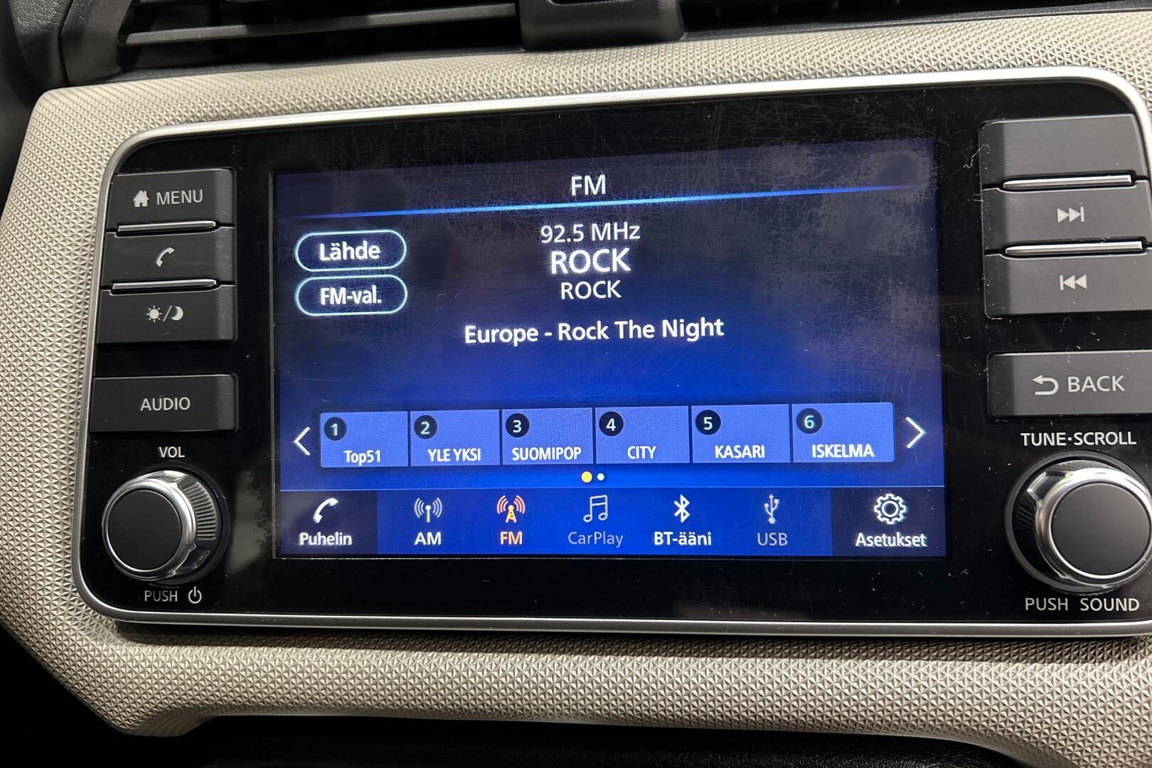 Nissan Micra iso kuva 15