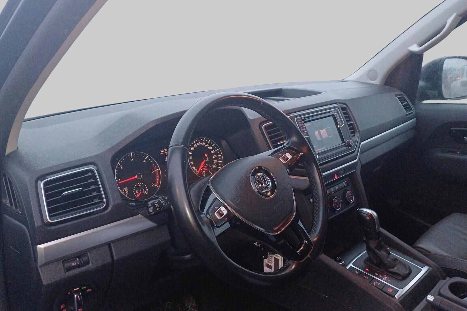 Volkswagen Amarok iso kuva 2