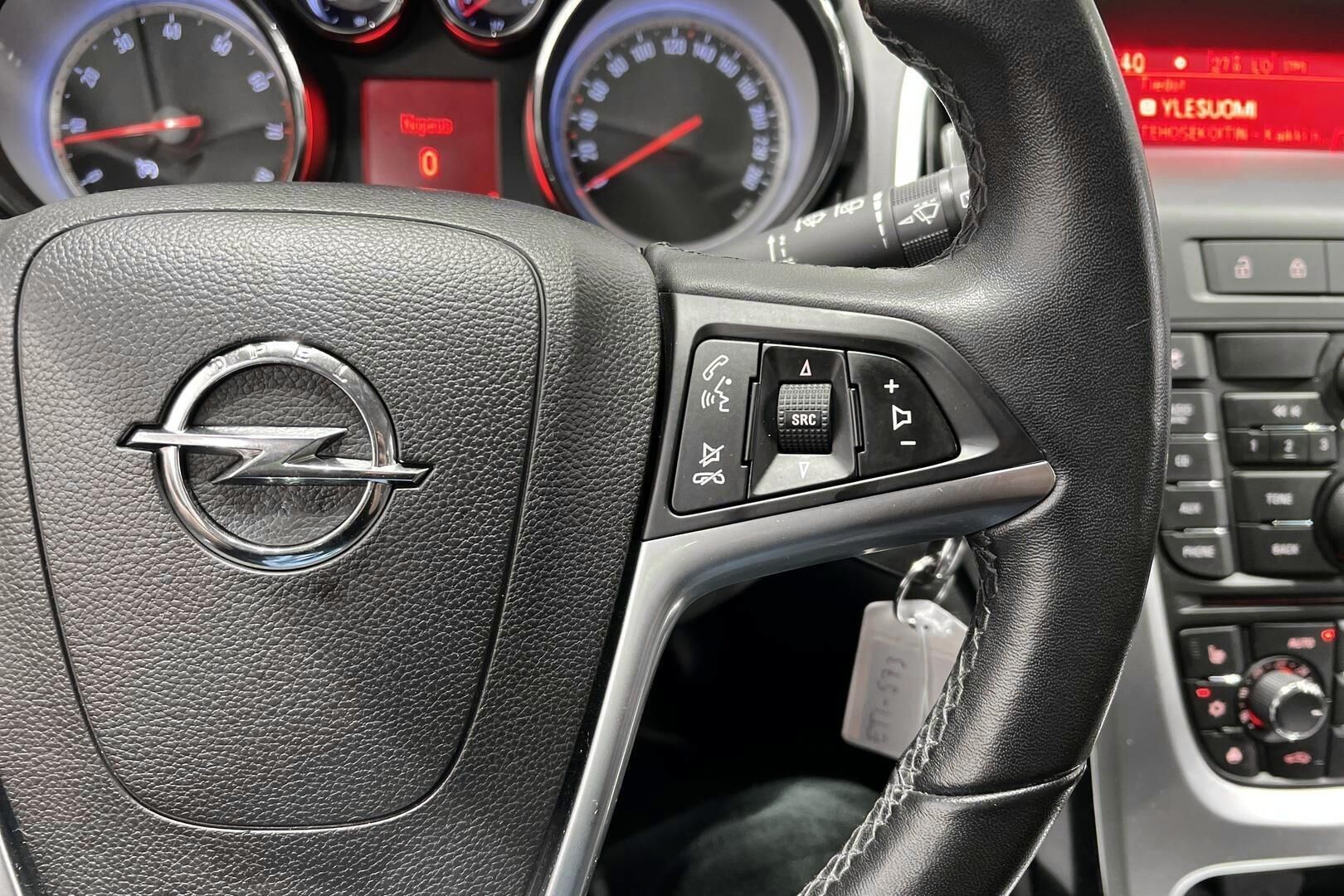 Opel Astra iso kuva 18