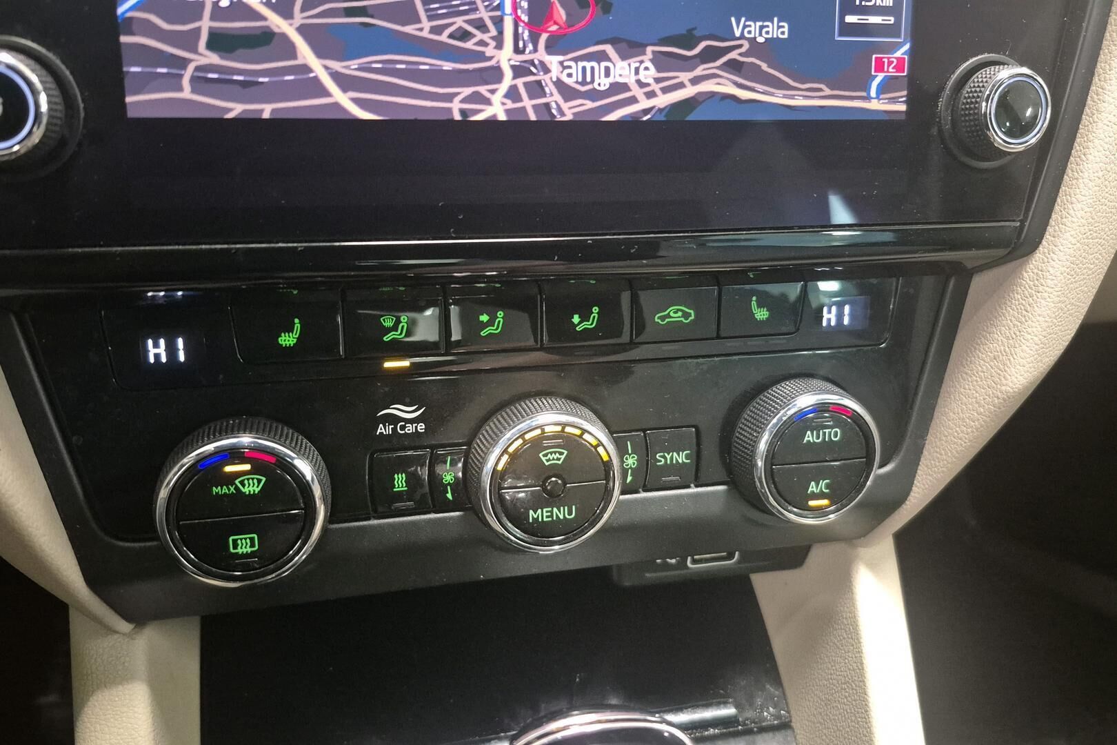 Skoda Octavia iso kuva 14