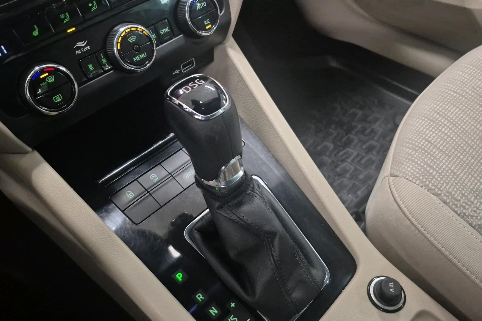 Skoda Octavia iso kuva 15