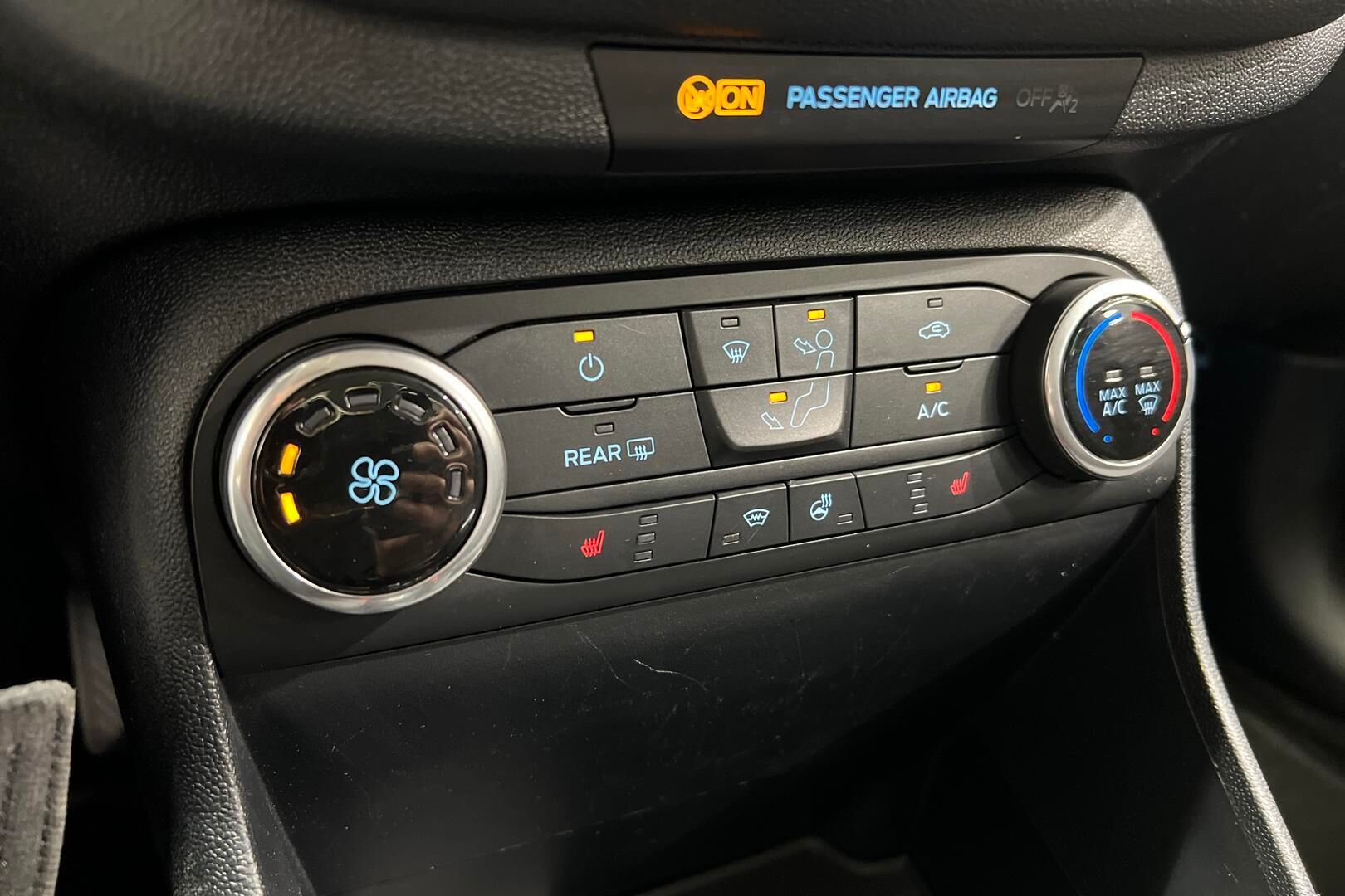 Ford Fiesta iso kuva 17
