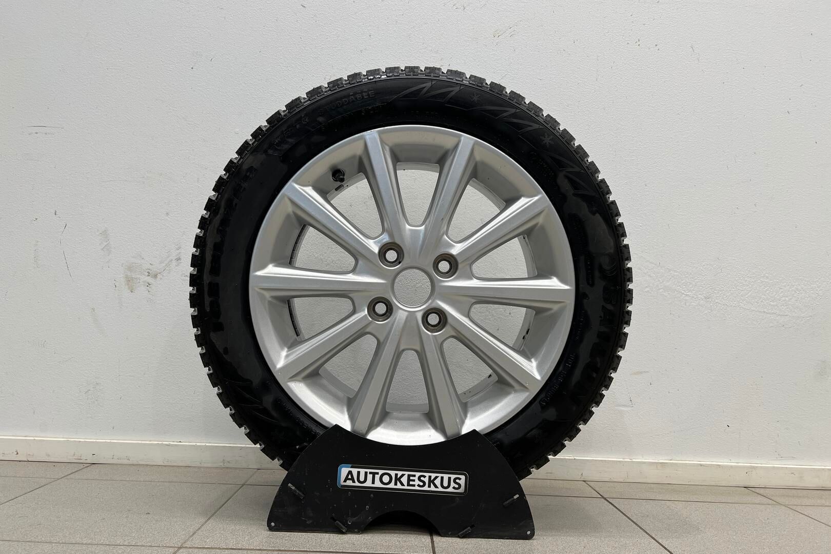Ford Fiesta iso kuva 24