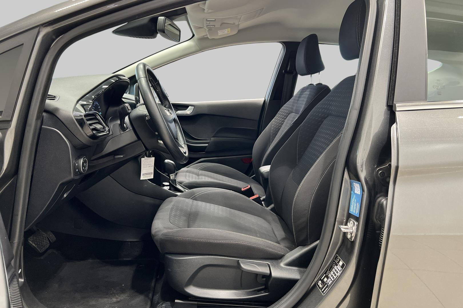 Ford Fiesta iso kuva 9