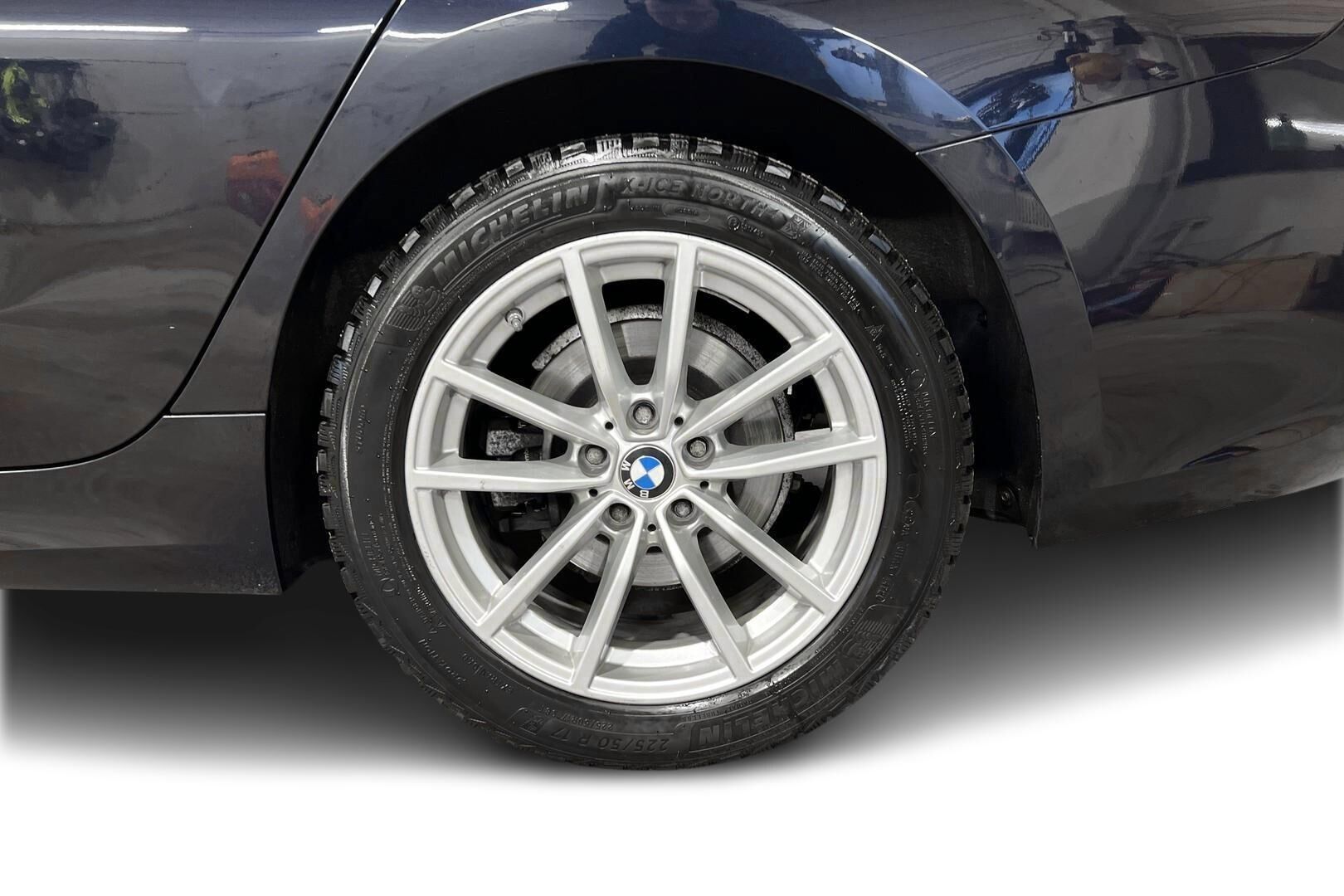 BMW 3-sarja iso kuva 12