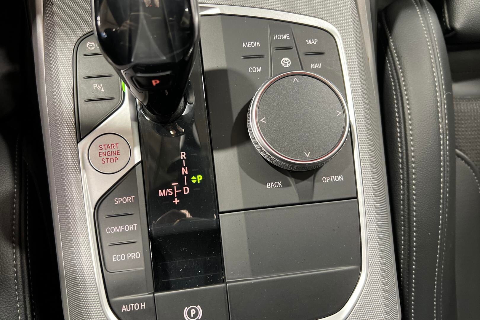 BMW 3-sarja iso kuva 16