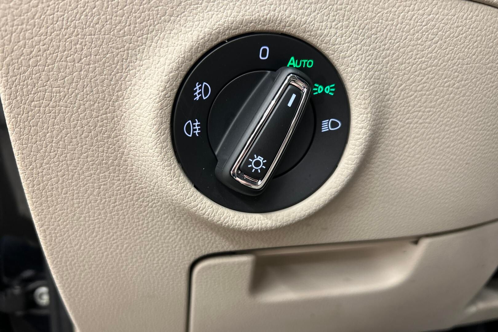 Skoda Superb iso kuva 17
