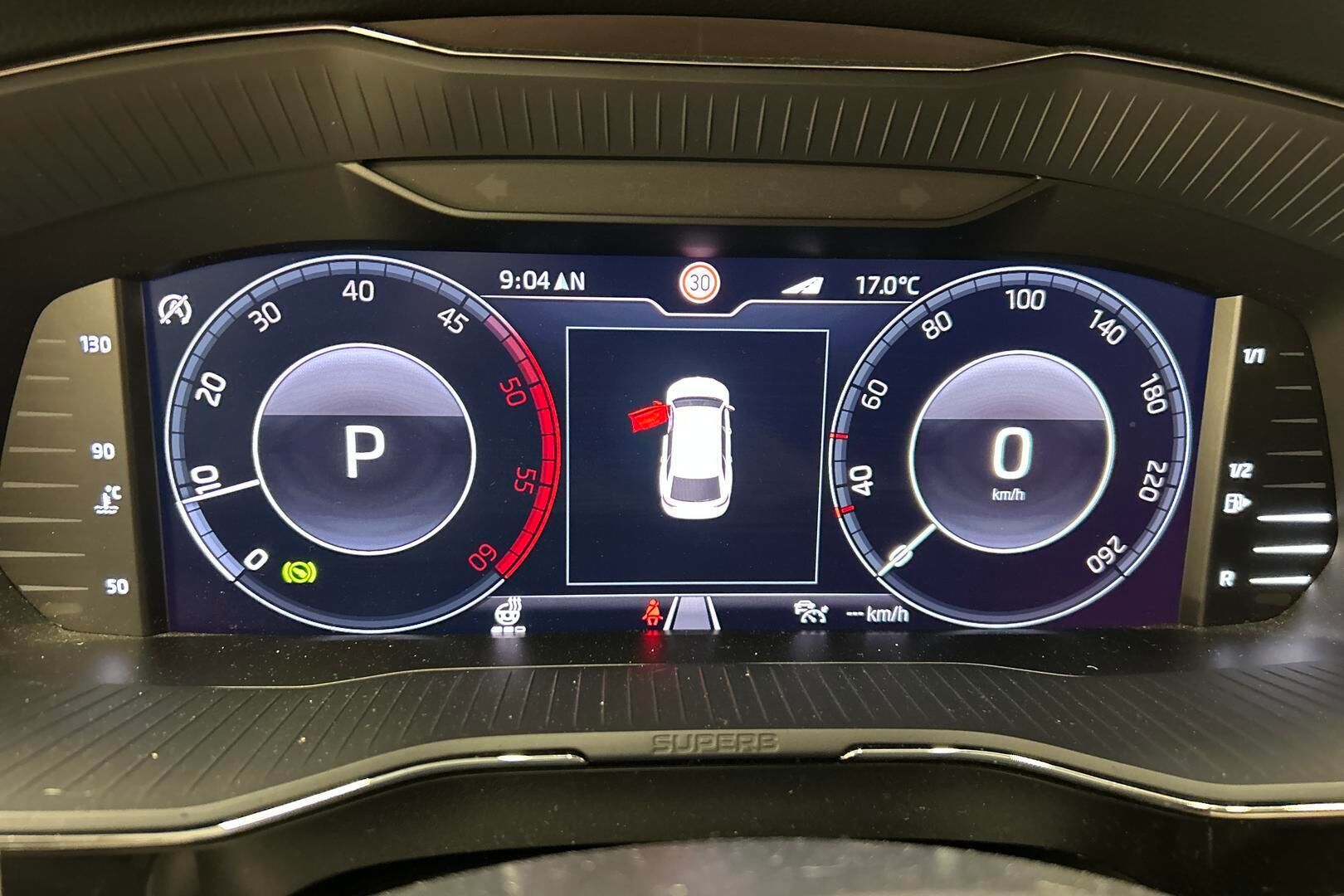 Skoda Superb iso kuva 20