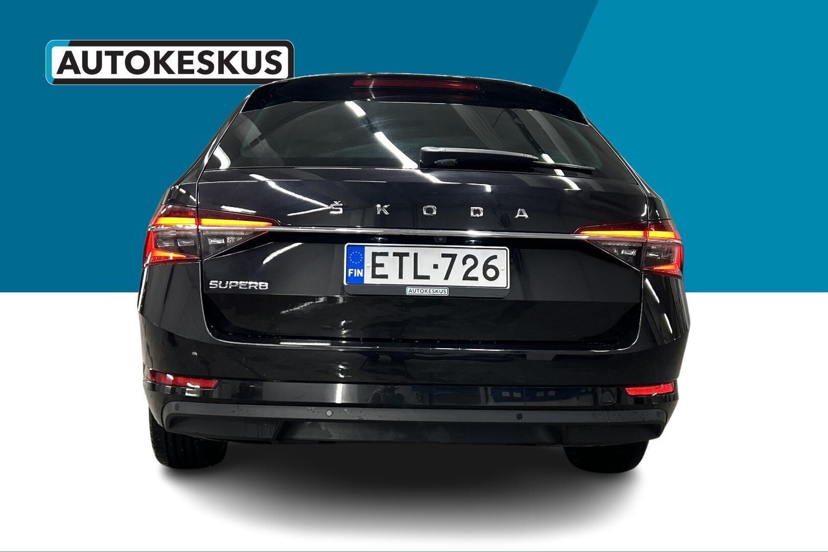 Skoda Superb iso kuva 6