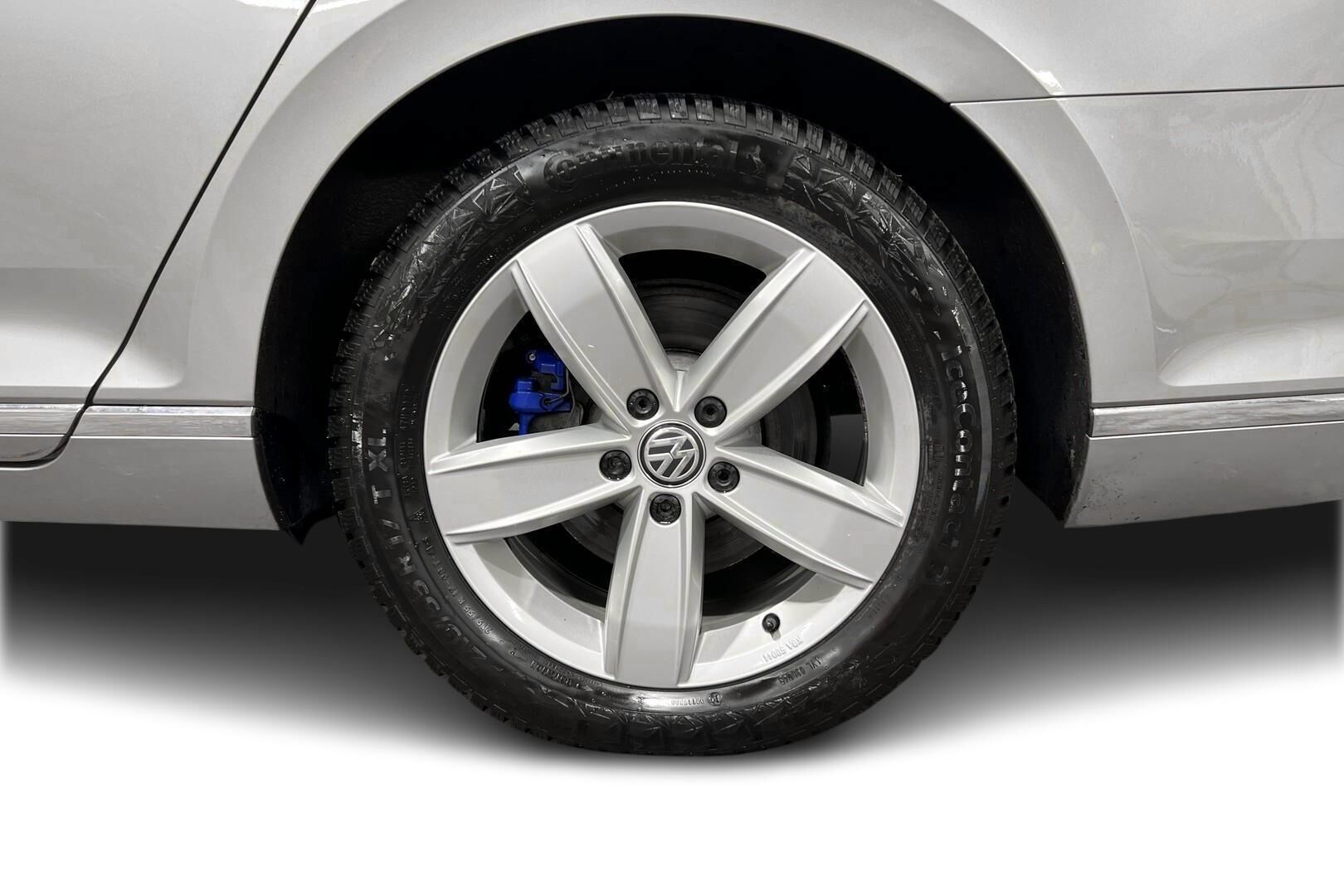 Volkswagen Passat iso kuva 13