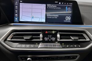 BMW X5 esikatselu 11