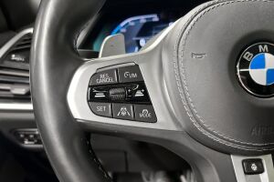 BMW X5 esikatselu 24