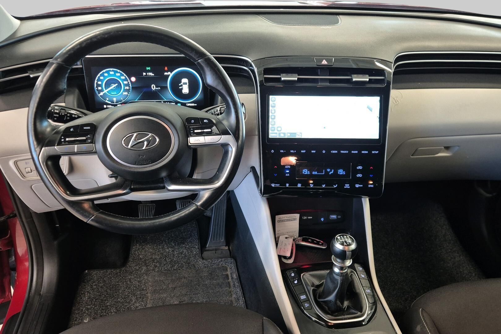 Hyundai Tucson iso kuva 11