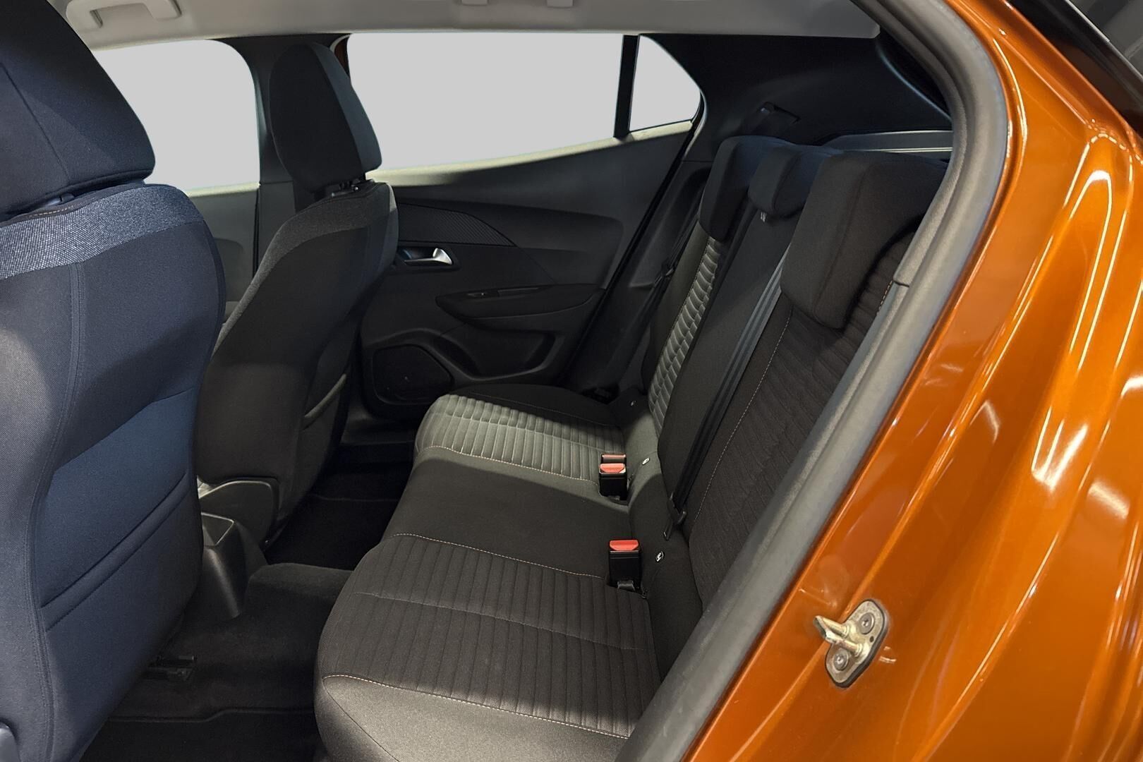 Peugeot 2008 iso kuva 10