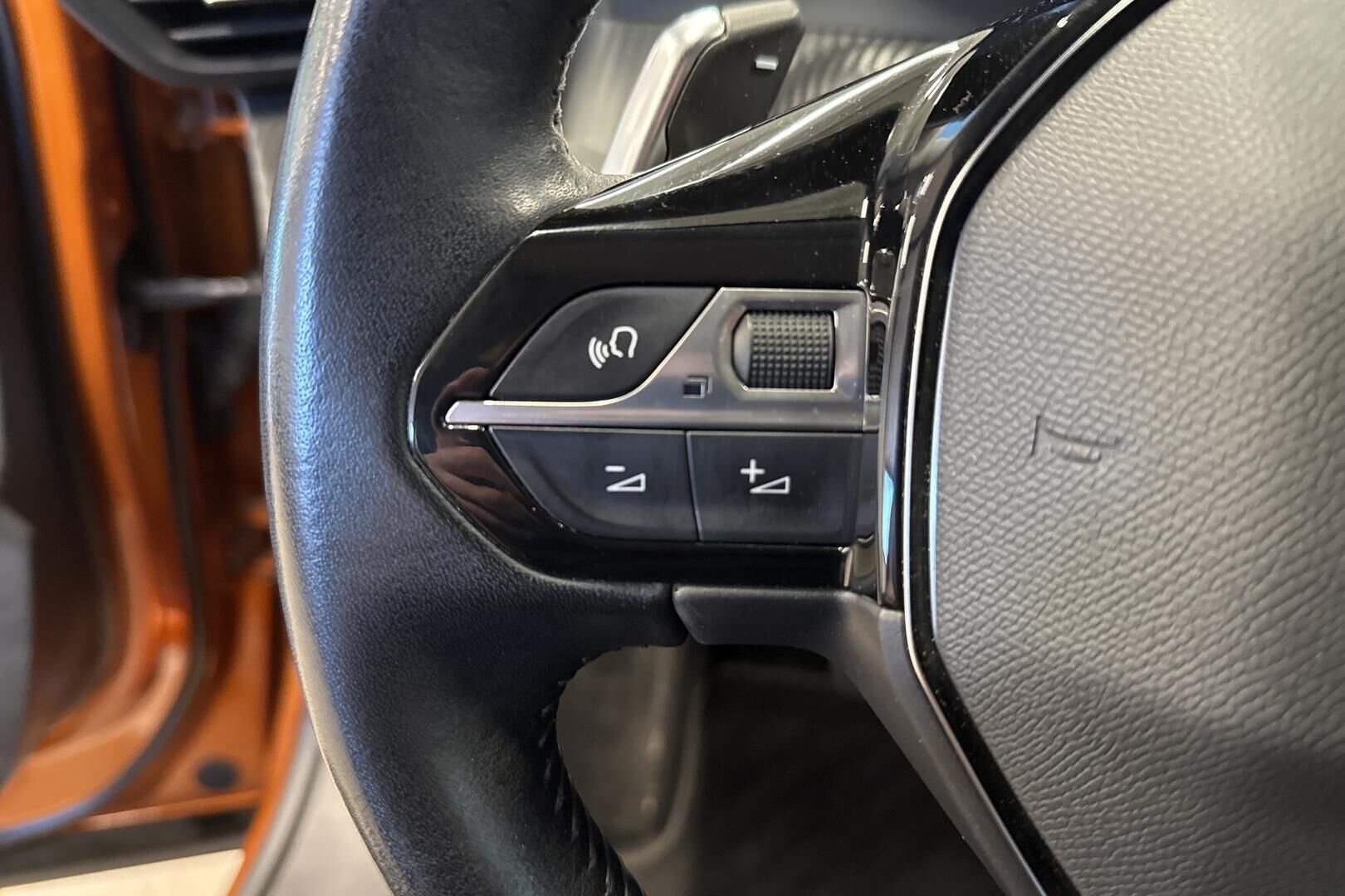 Peugeot 2008 iso kuva 17