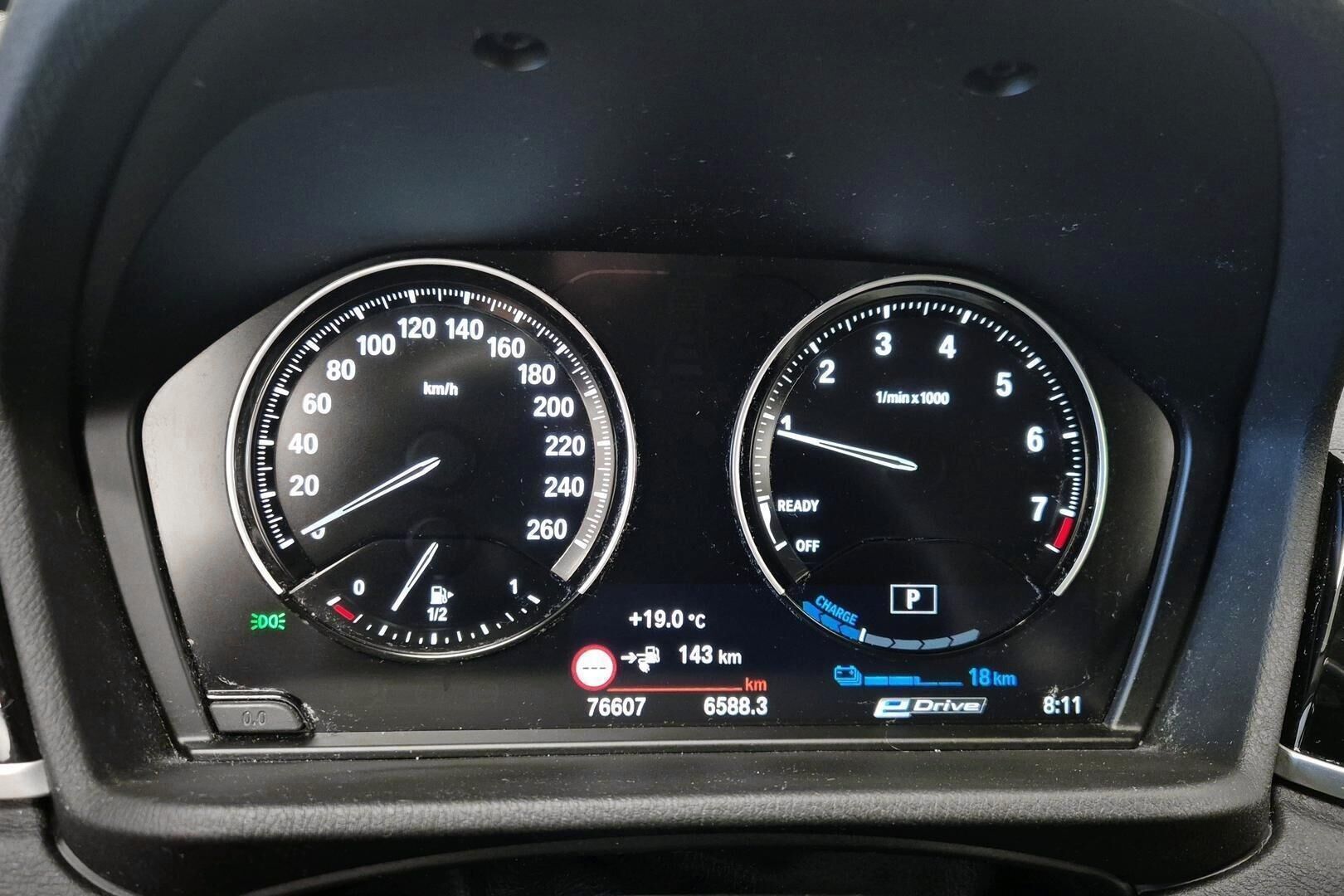 BMW X1 iso kuva 11