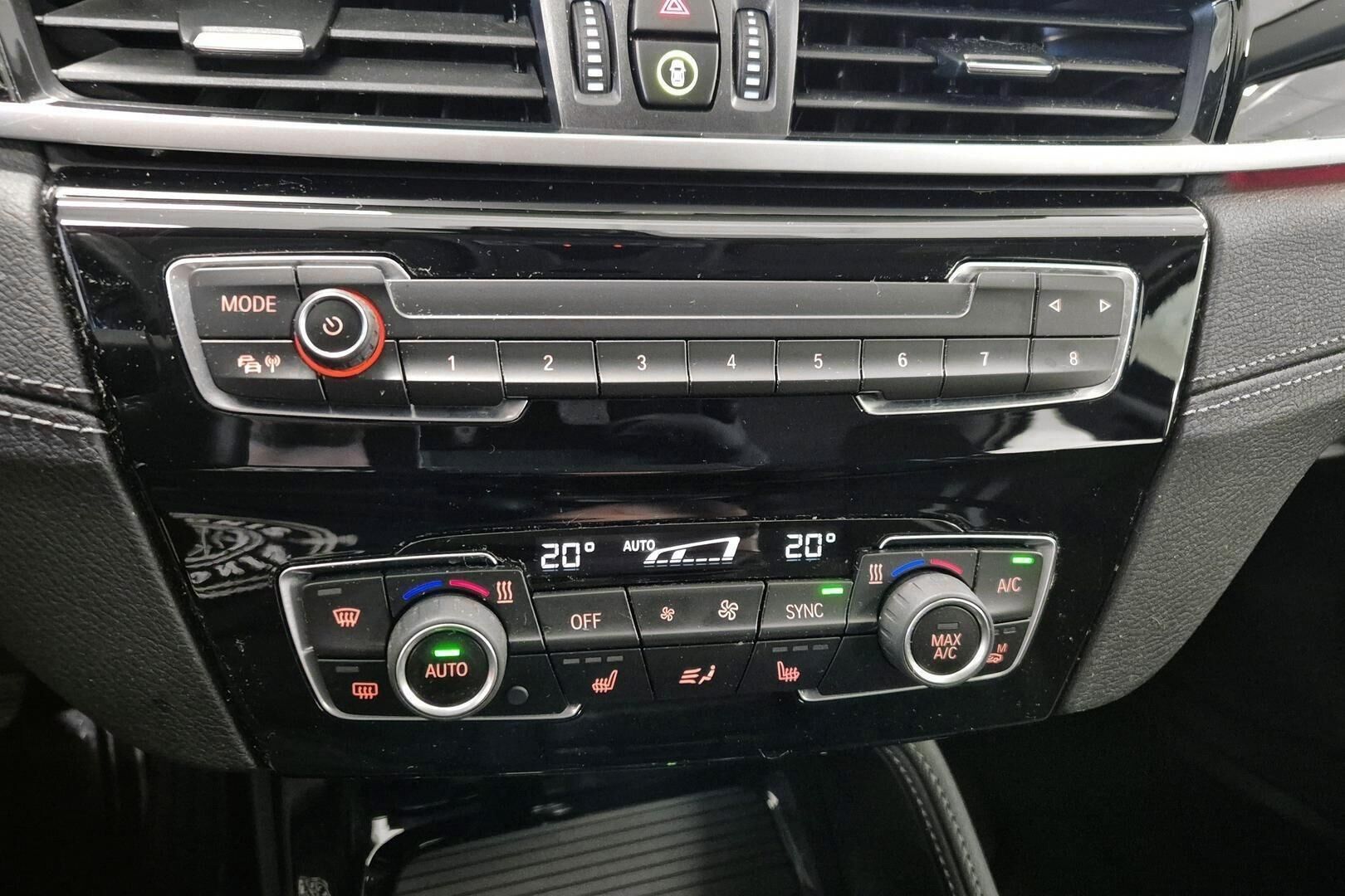 BMW X1 iso kuva 13