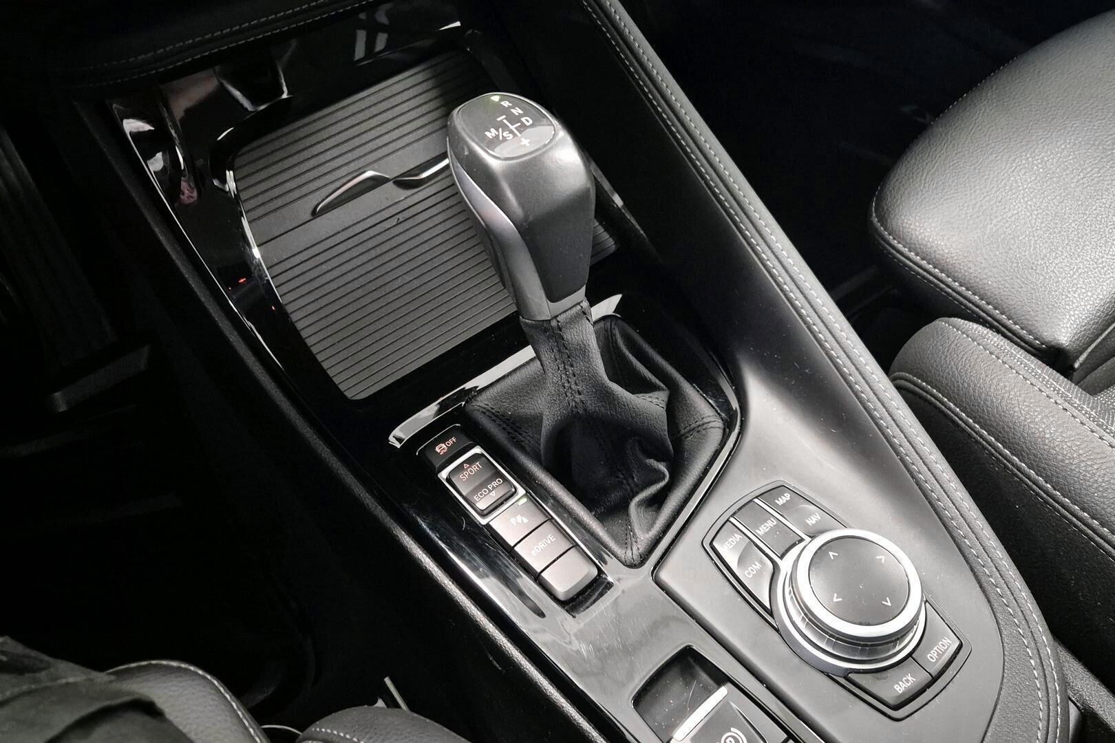 BMW X1 iso kuva 14