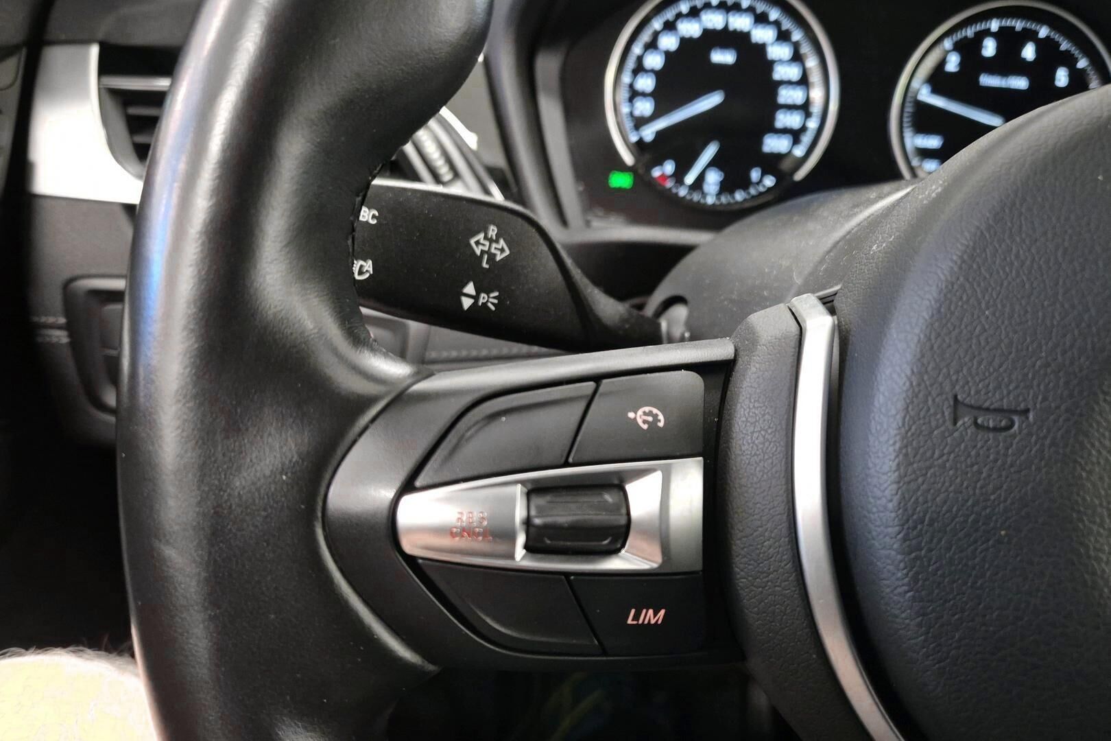 BMW X1 iso kuva 16