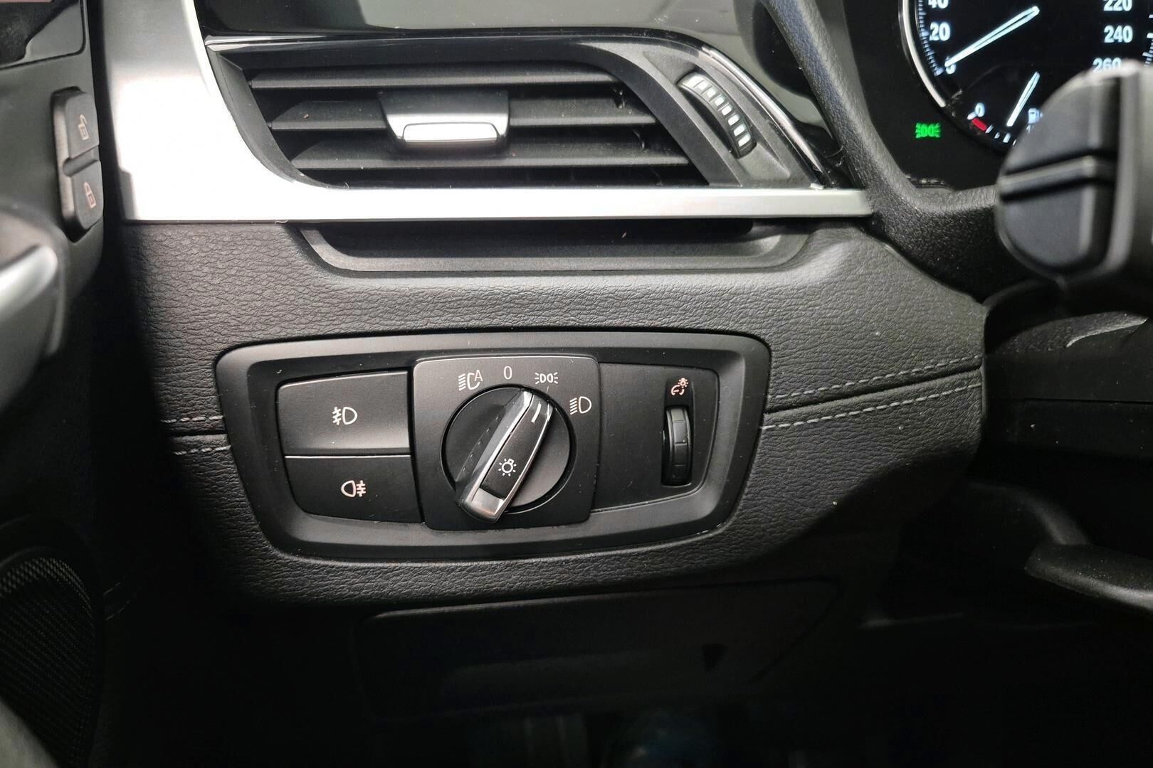 BMW X1 iso kuva 18