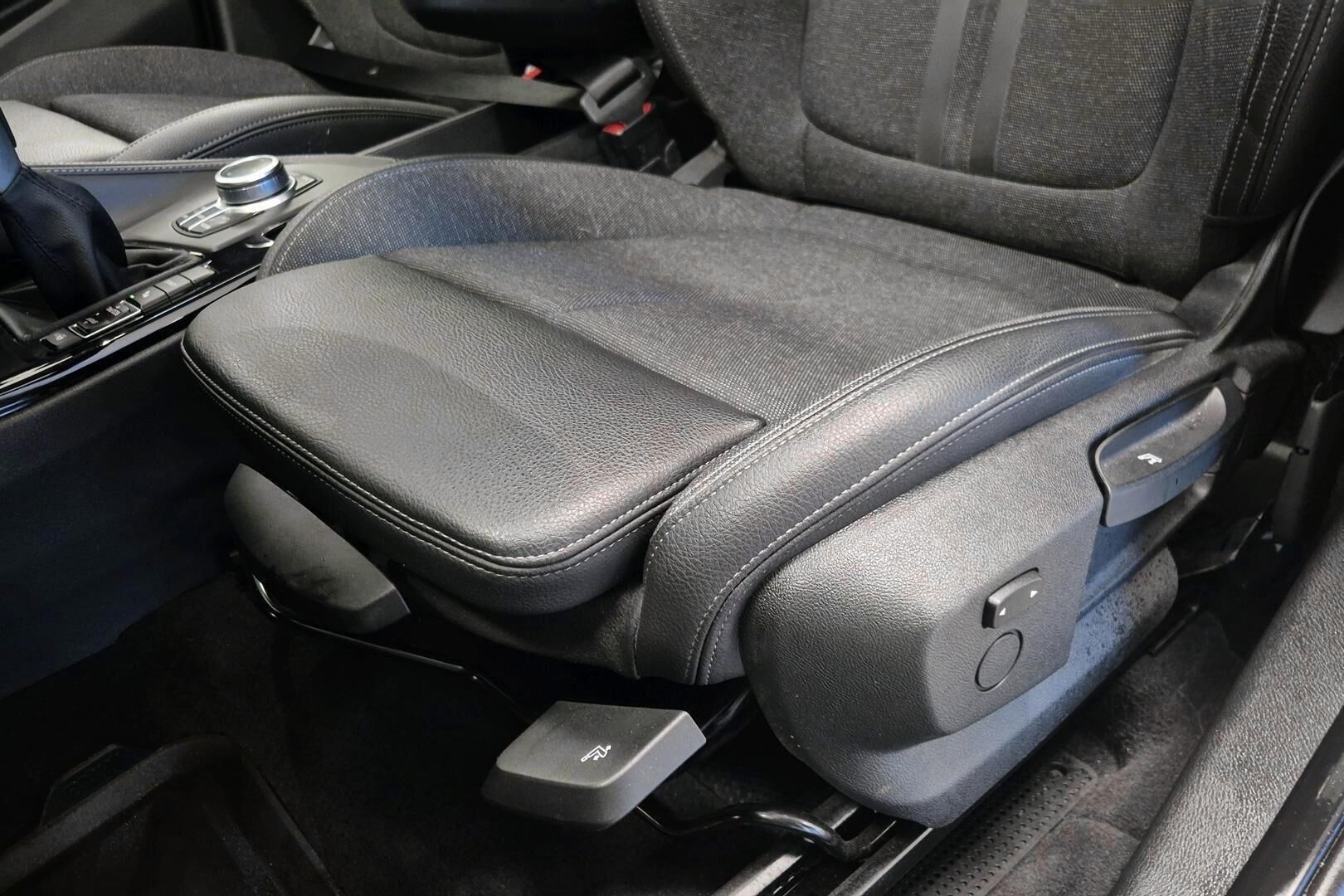 BMW X1 iso kuva 19