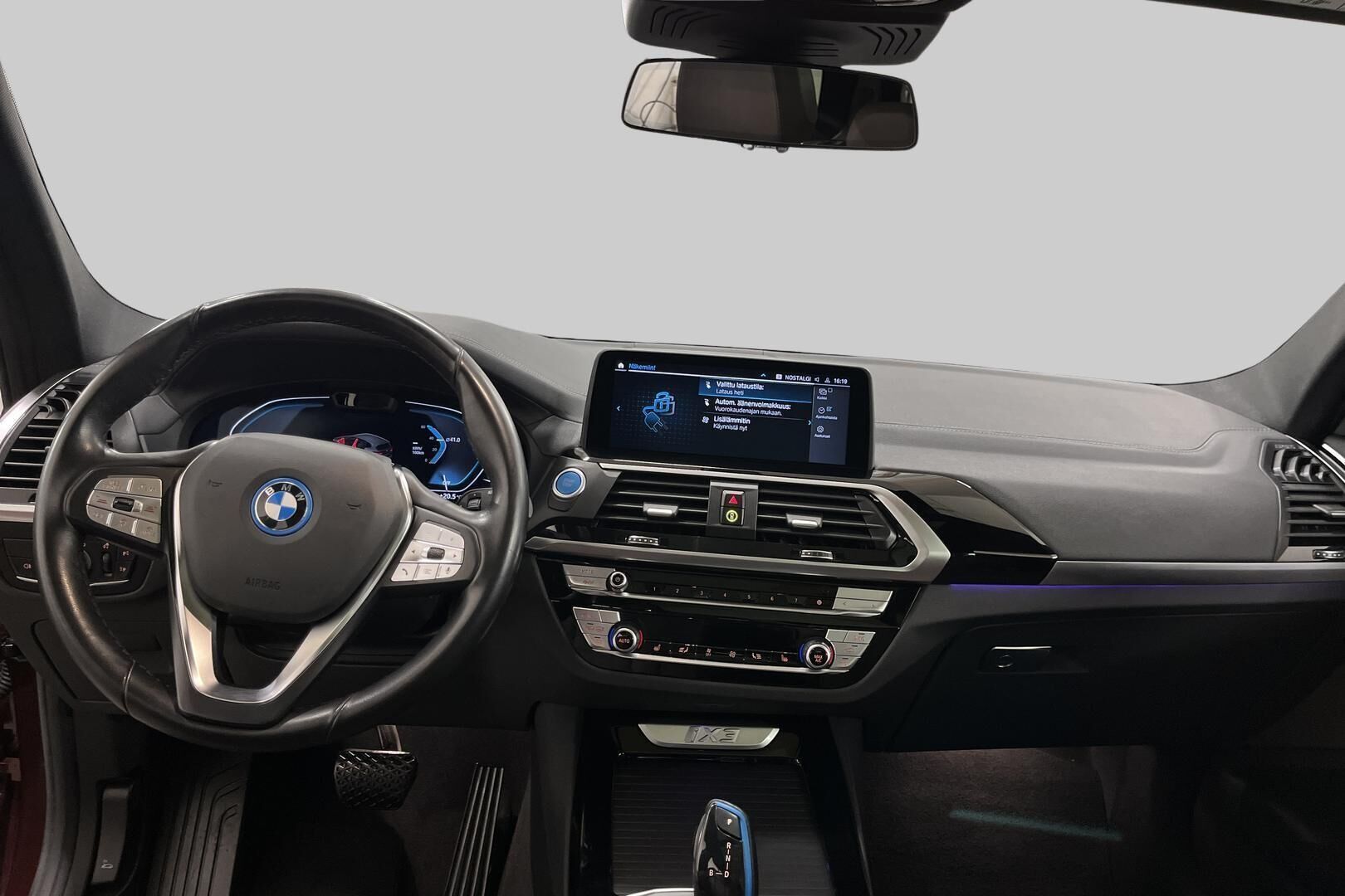 BMW iX3 iso kuva 11