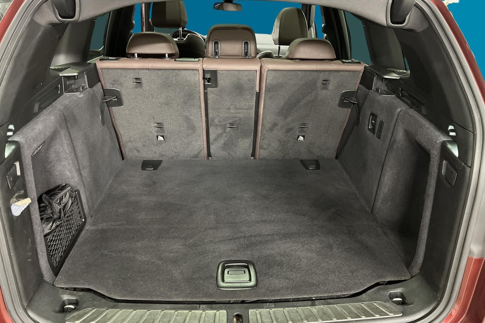 BMW iX3 iso kuva 12