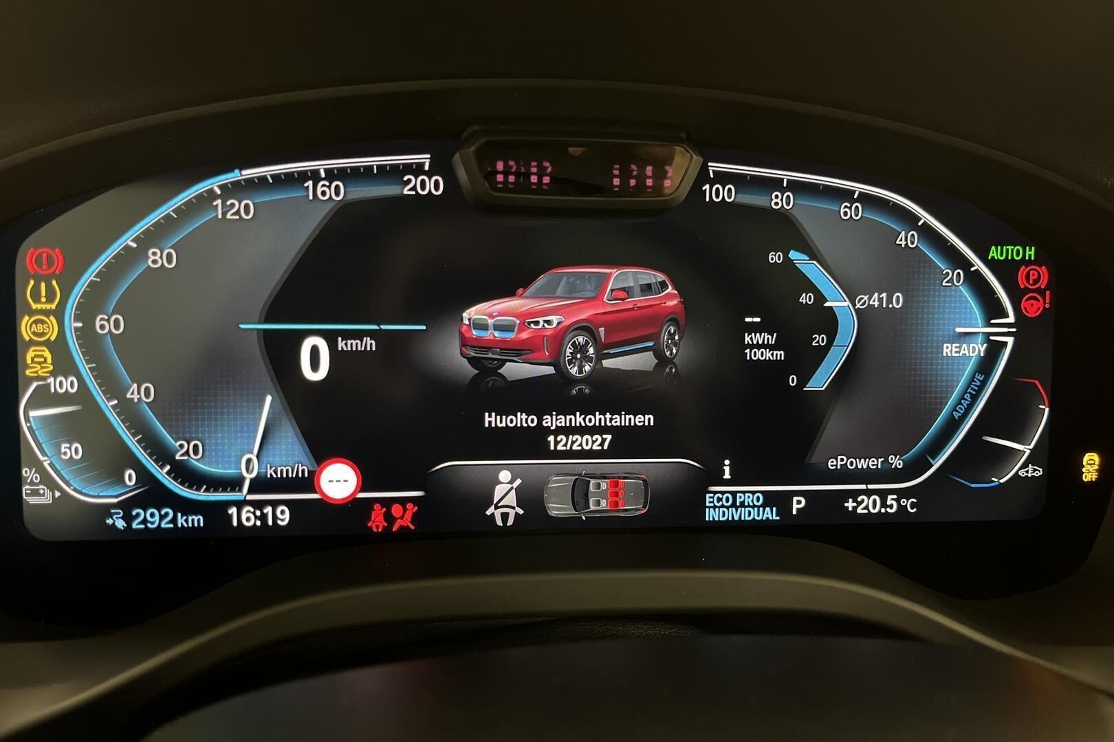 BMW iX3 iso kuva 13