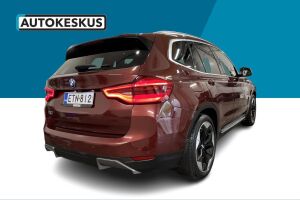 BMW iX3 esikatselu 5
