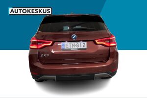 BMW iX3 esikatselu 6