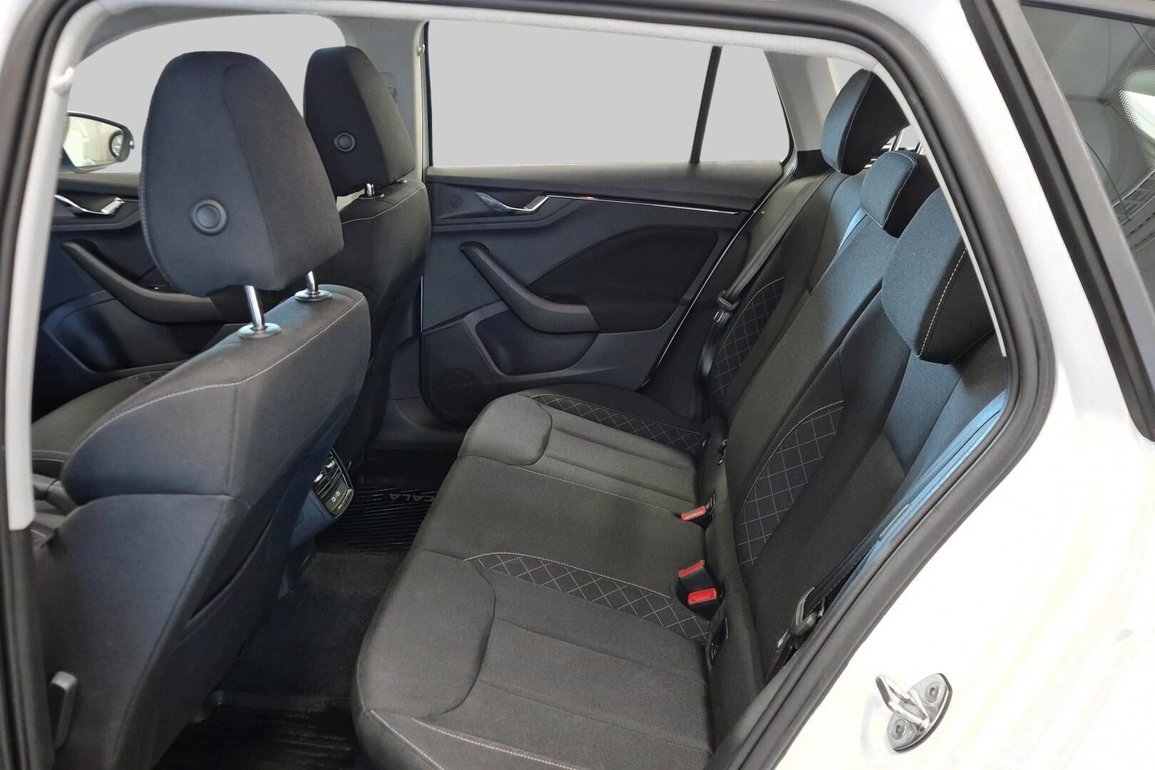 Skoda Scala iso kuva 21