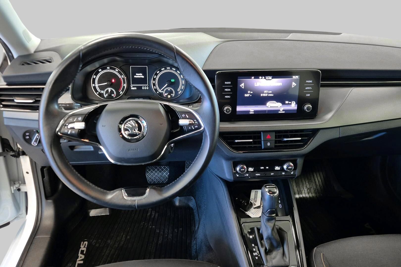 Skoda Scala iso kuva 3
