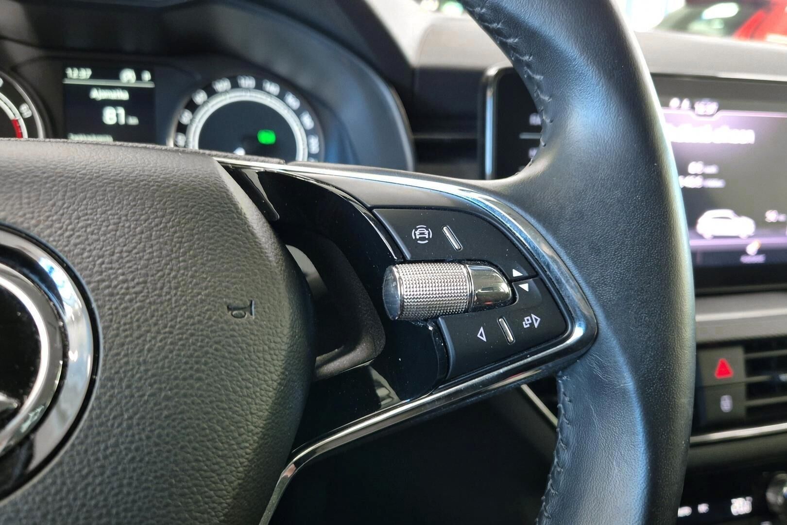 Skoda Scala iso kuva 7