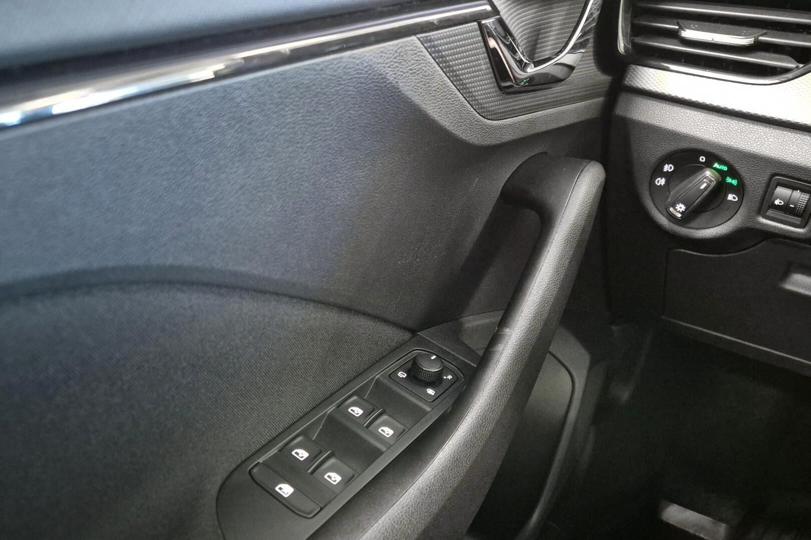Skoda Scala iso kuva 8