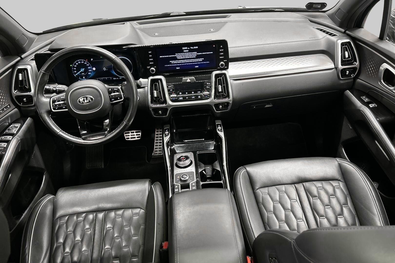 Kia Sorento iso kuva 11