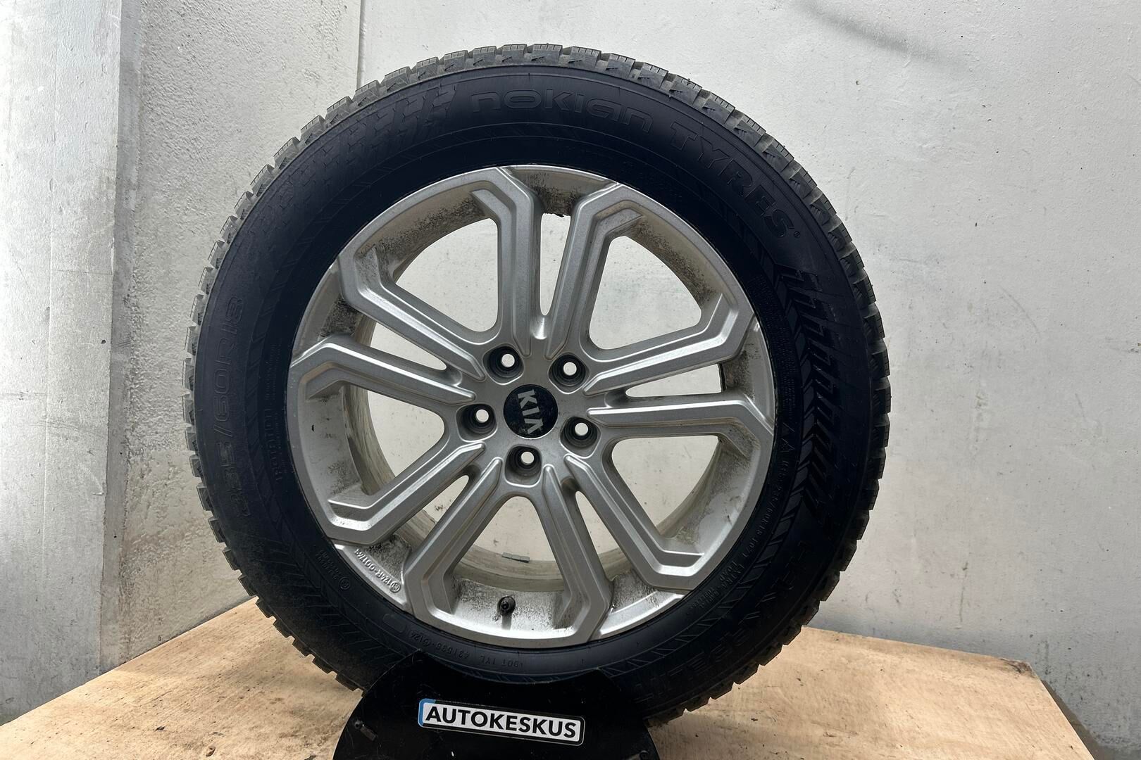Kia Sorento iso kuva 13