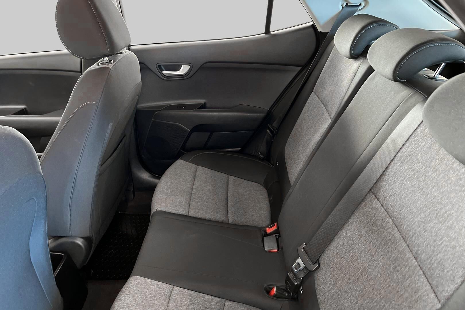 Kia Stonic iso kuva 19