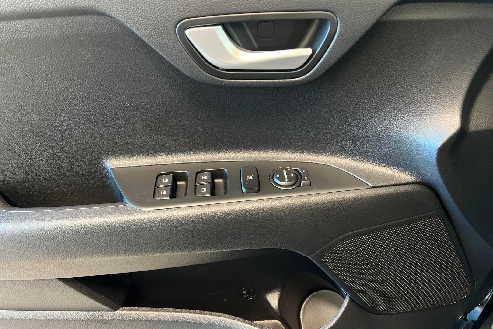 Kia Stonic iso kuva 14