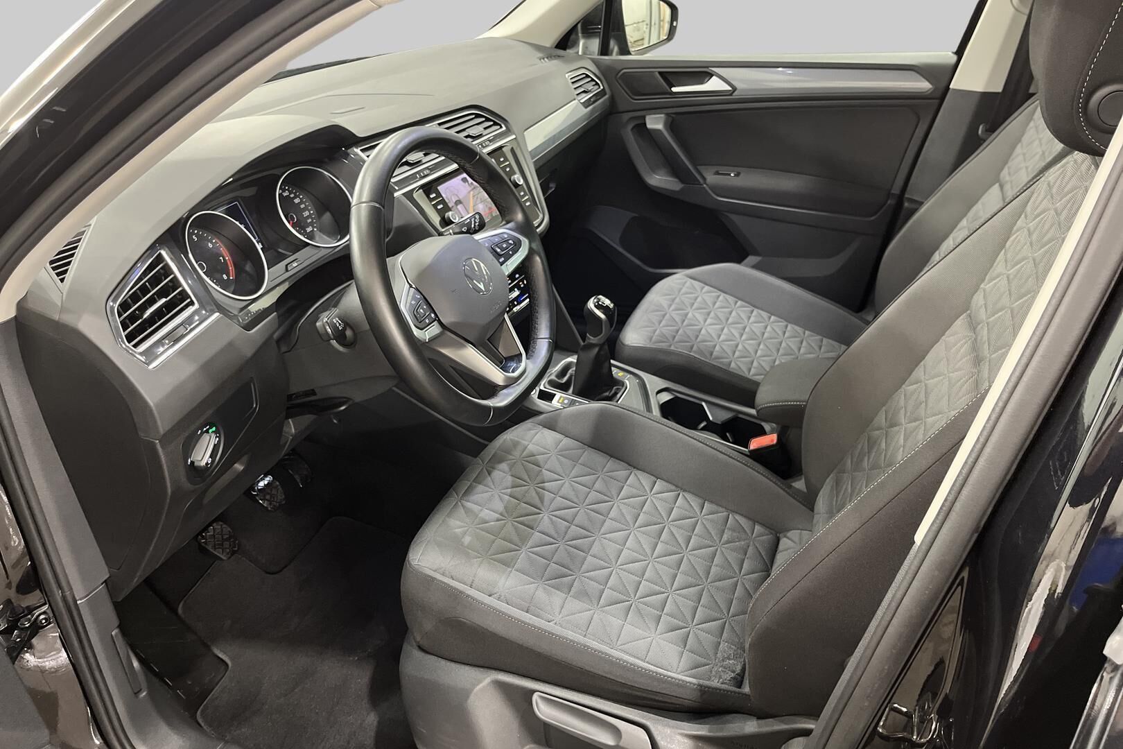 Volkswagen Tiguan iso kuva 8