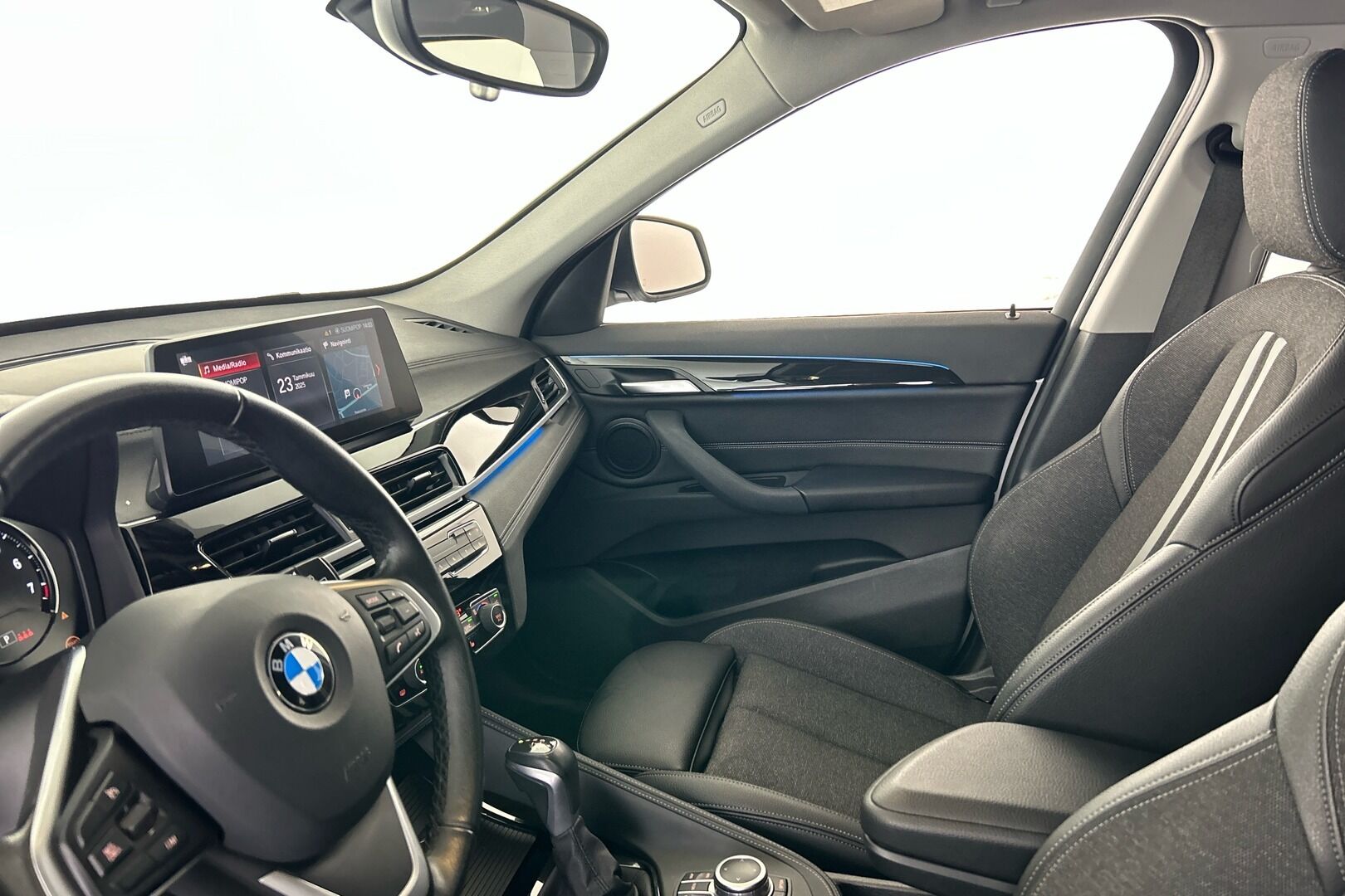BMW X1 iso kuva 7
