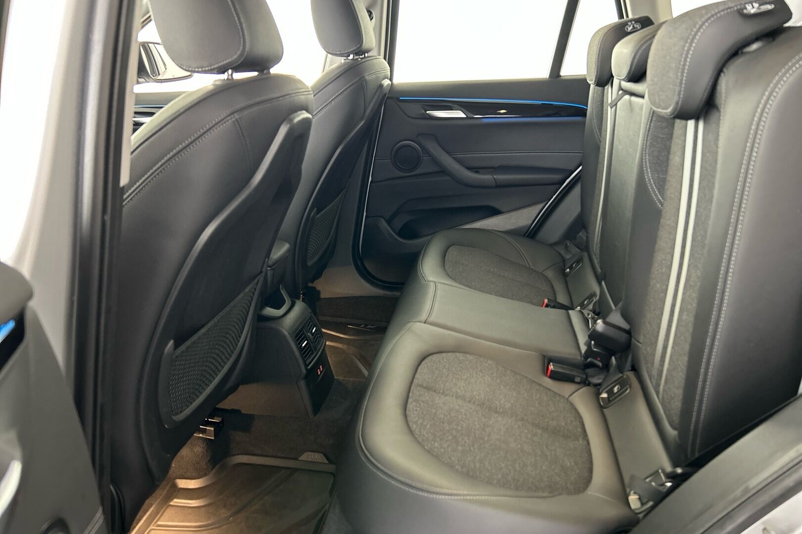 BMW X1 iso kuva 8