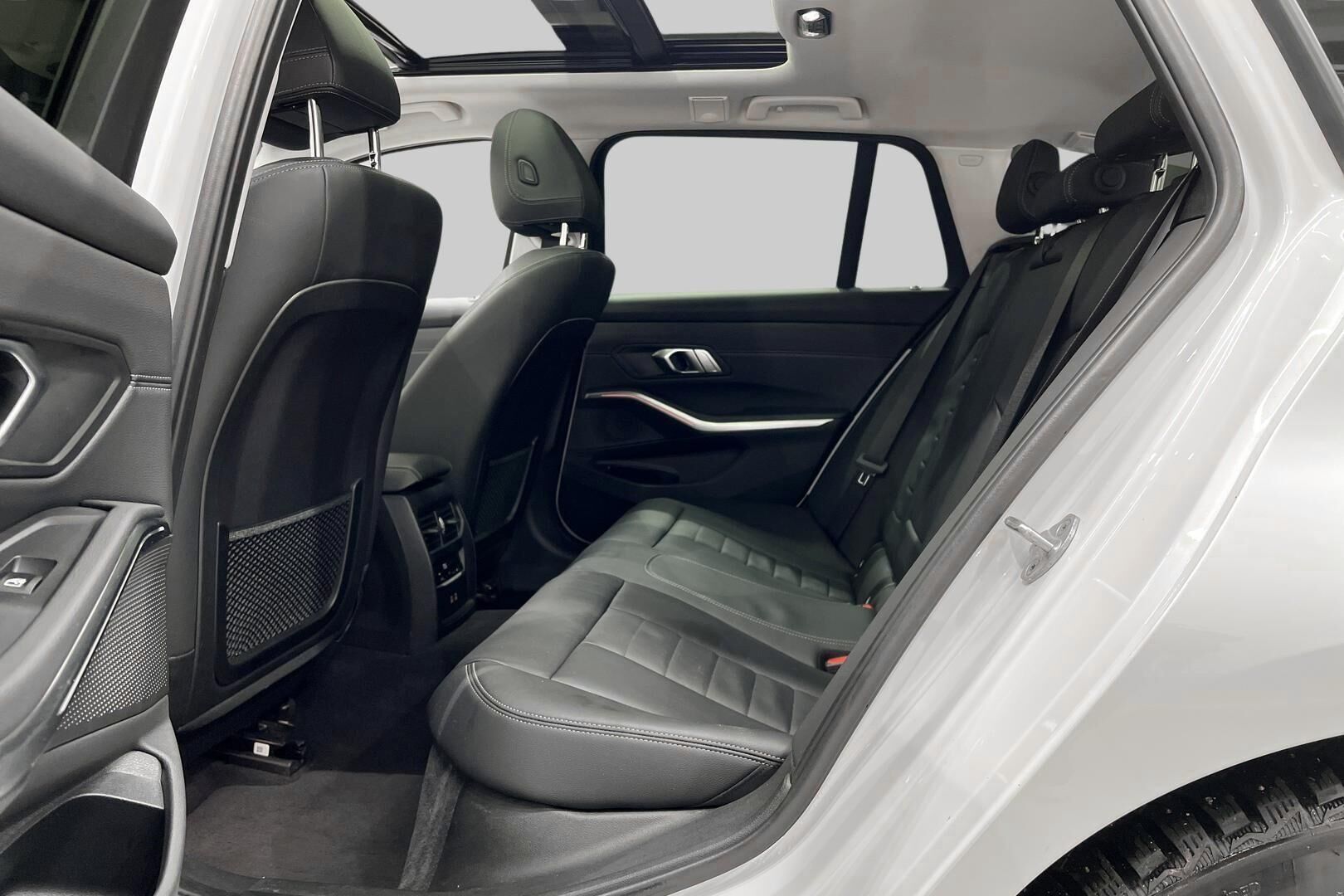 BMW 3-sarja iso kuva 8