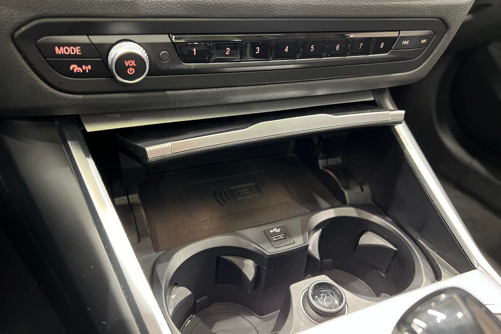 BMW 3-sarja iso kuva 16